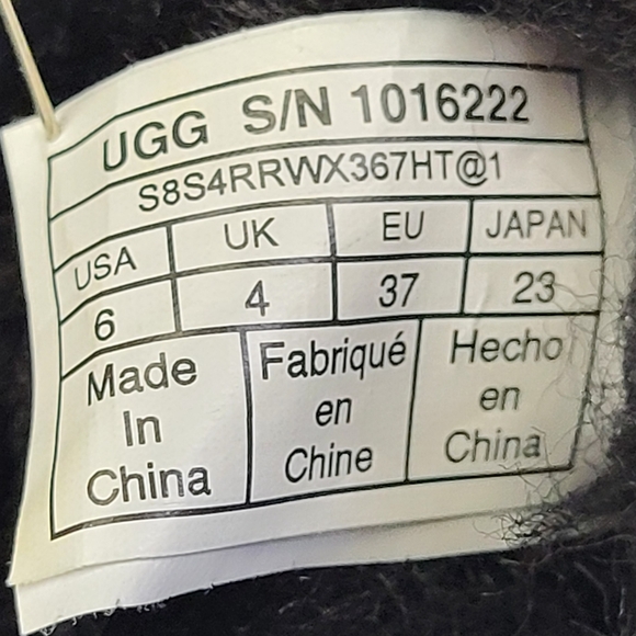 UGGs Low Top Shearling Ankle Boots in Black size 6 - Picture 10 of 11